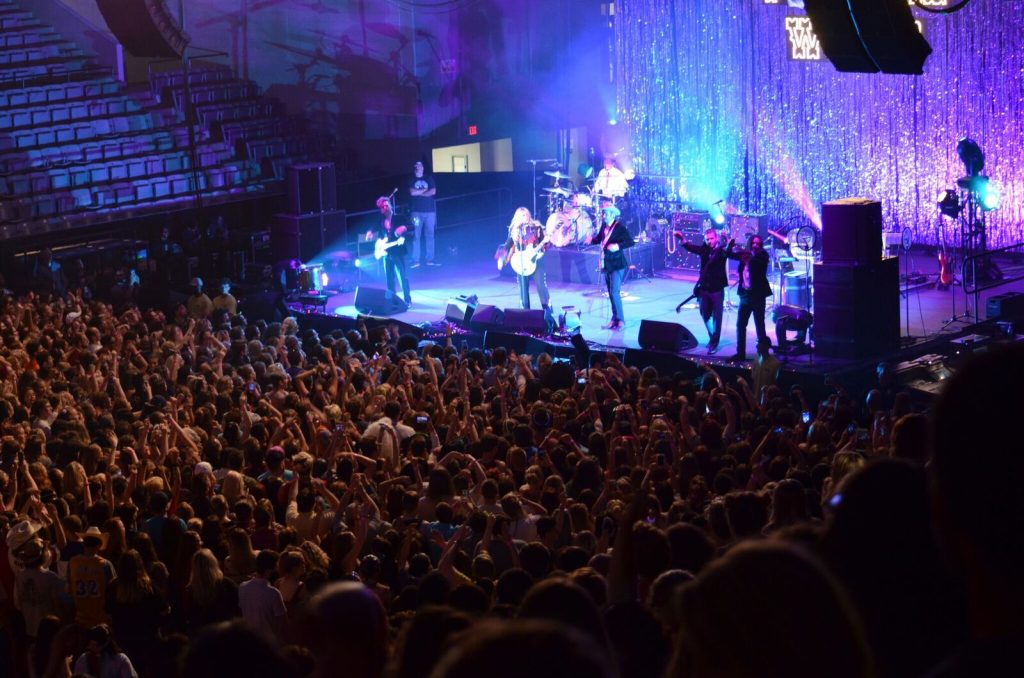 Kesha college concert